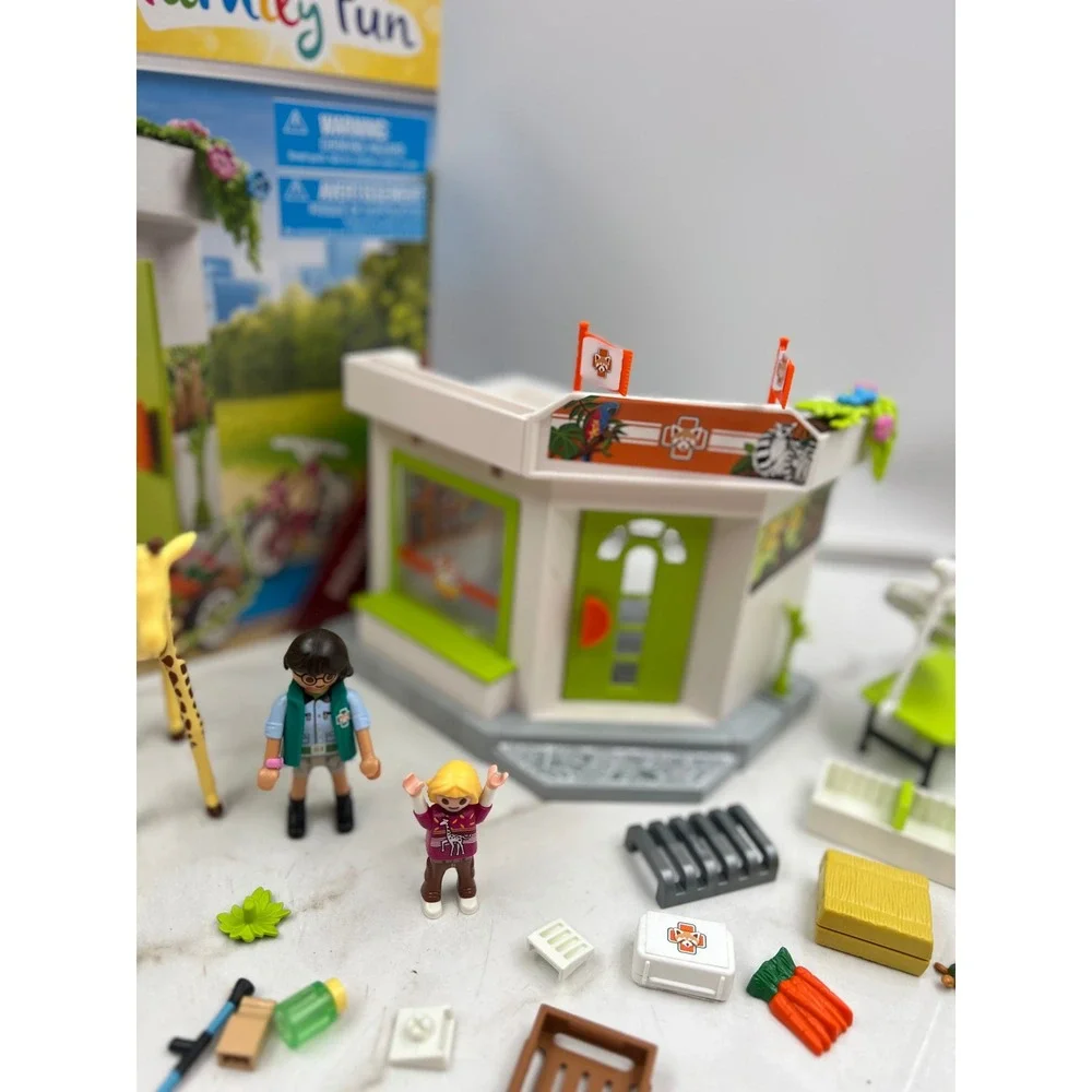 Playmobil Family Fun Zoo Vet Practice 70900 122pc Promo Pack Giraffe Monkeys Set